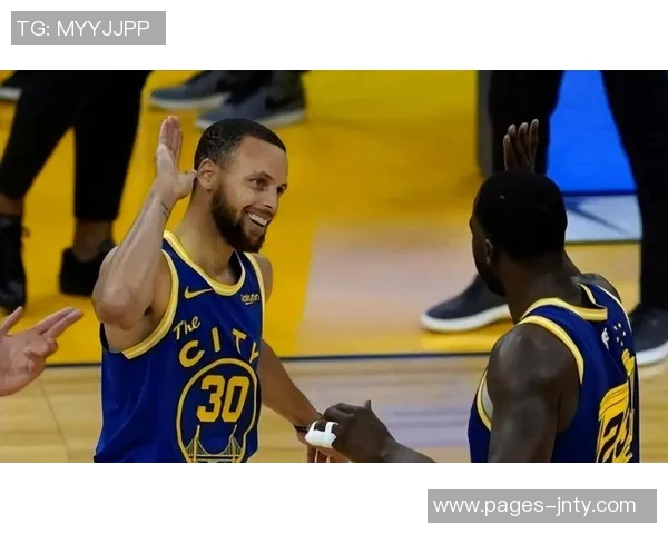 湖记:库里追梦休赛期全力招募詹姆斯重聚勇士梦想 湖记:库里追梦休赛期全力招募詹姆斯重聚勇士梦想